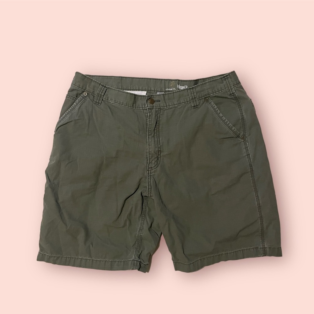 Carhartt Relaxed Fit Shorts
Excellent Condition 
Size: 40